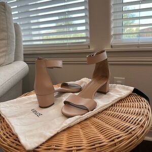 VINCE nude heels